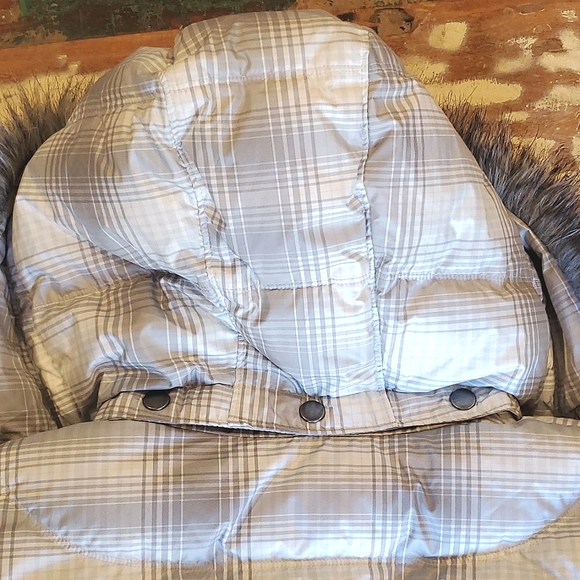 Columbia Omni-Shield Puffer Jacket Fur Lined Hood Light Grey Plaid GUC Size S - Picture 7 of 9